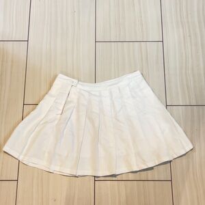 Forever 21 white tennis skirt.